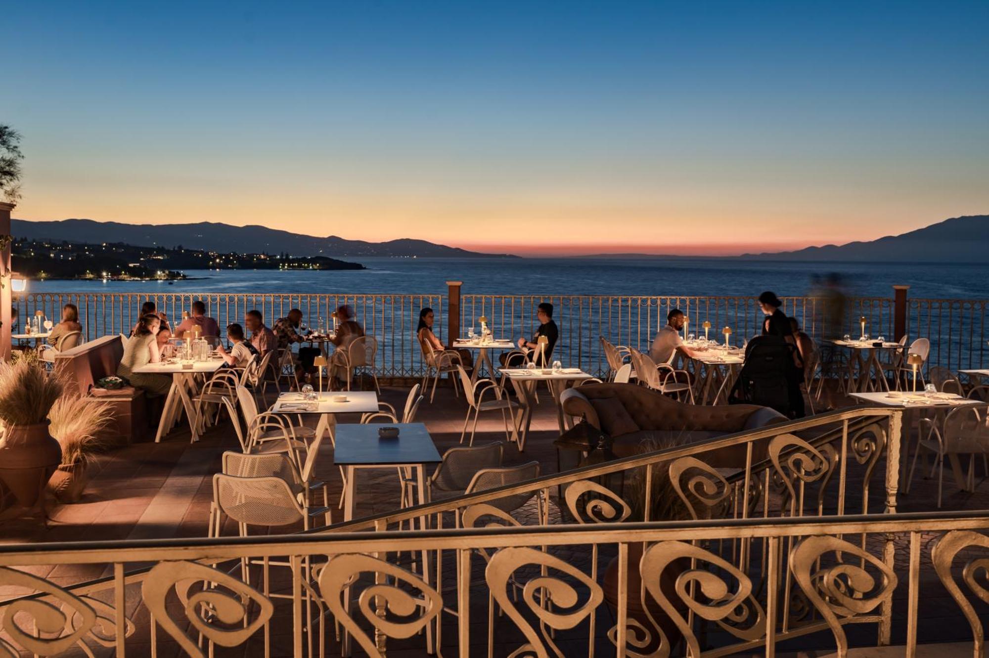 Balcony Boutique Hotel (Adults Only) Циливи Екстериор снимка