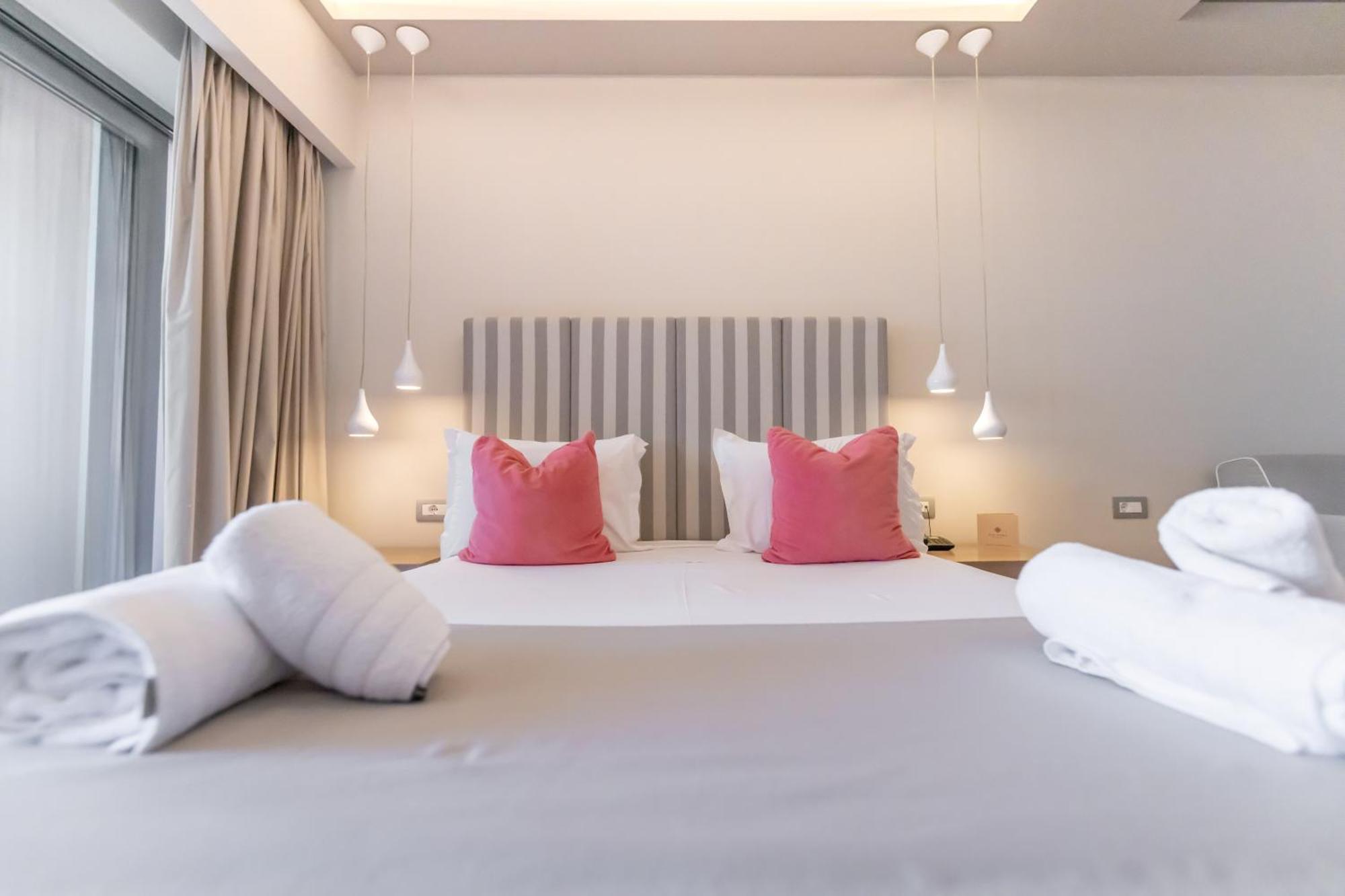 Balcony Boutique Hotel (Adults Only) Циливи Екстериор снимка