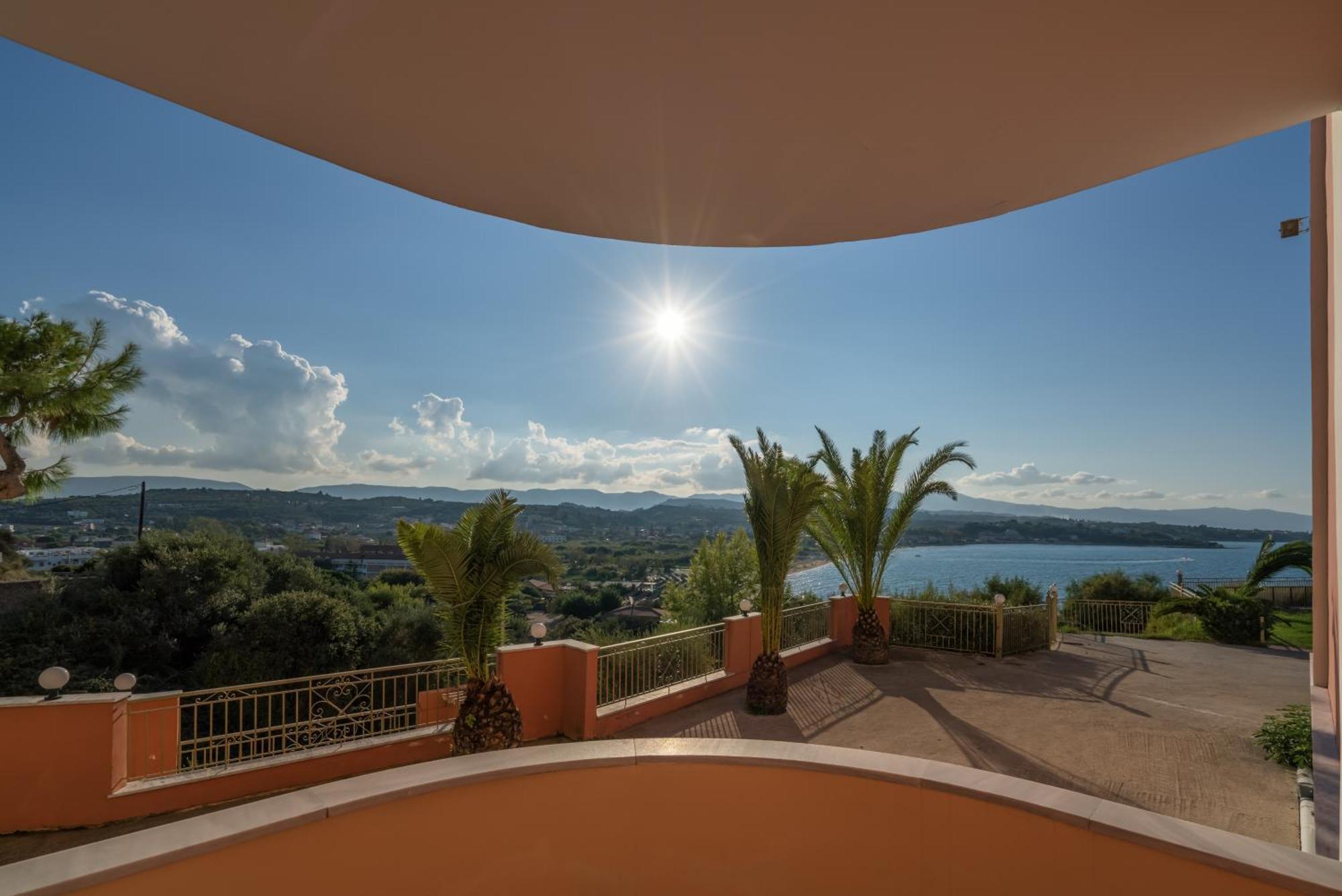 Balcony Boutique Hotel (Adults Only) Циливи Екстериор снимка