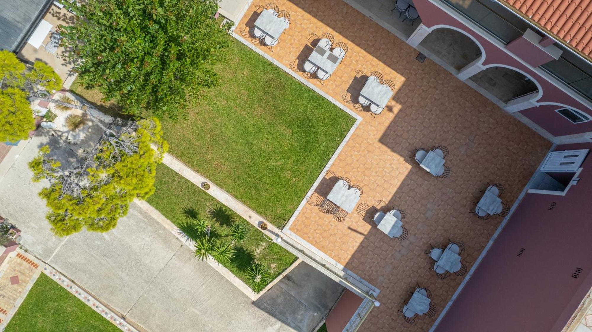Balcony Boutique Hotel (Adults Only) Циливи Екстериор снимка